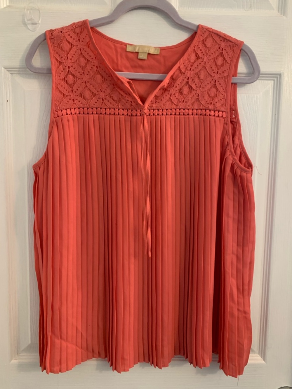 Hope & Harlow Women’s Pleated Coral sleeveless blouse. Size Large $10